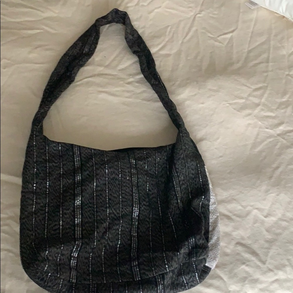 Embroidered bag - Picture 3 of 7